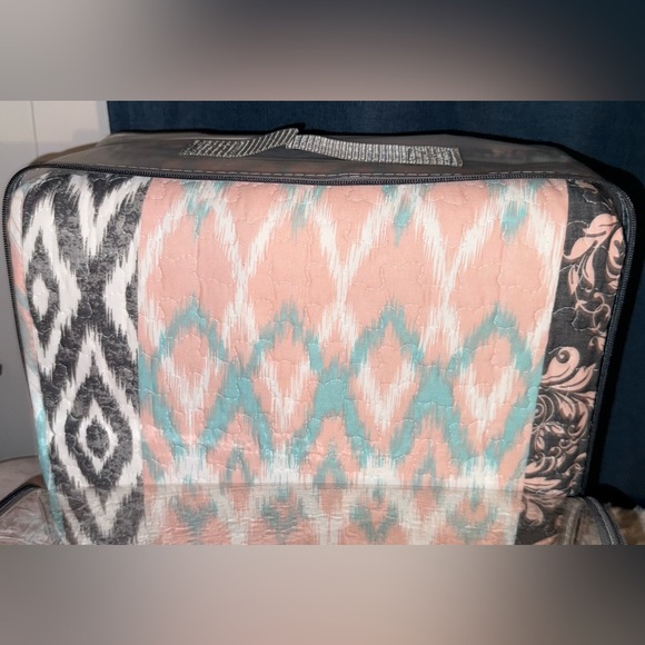 NWT Bed Bath& Beyond Sylvia Printed Reversible 3piece King Size Cotton Quilt Set - Picture 7 of 16